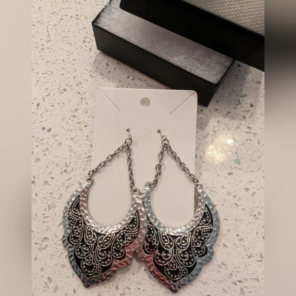 Silverstone and Black Retro Drop Wire Earrings